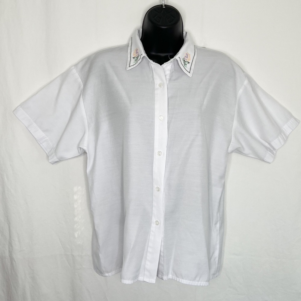 VINTAGE Semi Sheet Embroidered Button Down / Made in Hong Kong